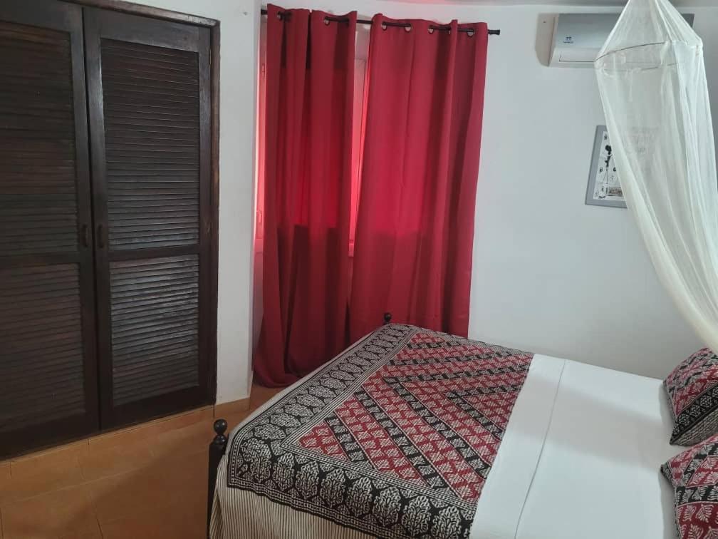 Villa Bord De Mer Avec Piscine Sali Tapé Dış mekan fotoğraf